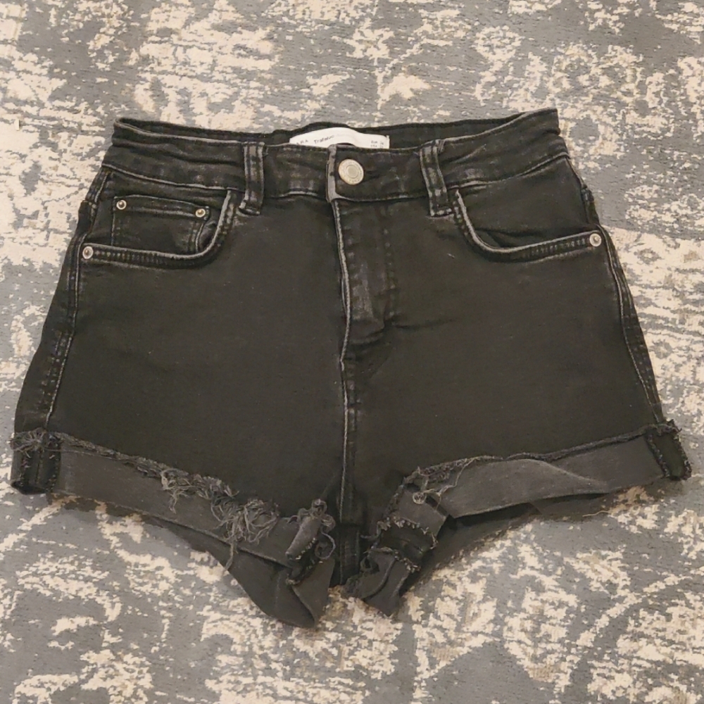 Zara Trafaluc  Black Jean Shorts Distressed  High-Waisted Denim wear Shorts Sz 2